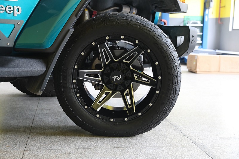 T4-Car-4.jpg